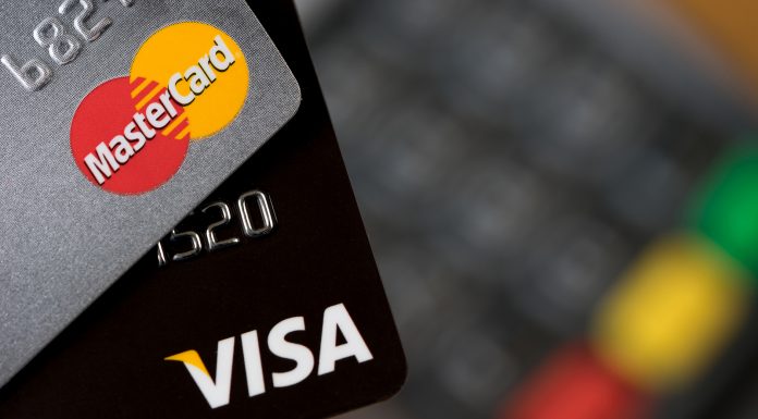 Kreditná verzus debetná karta: Poznáte rozdiely?